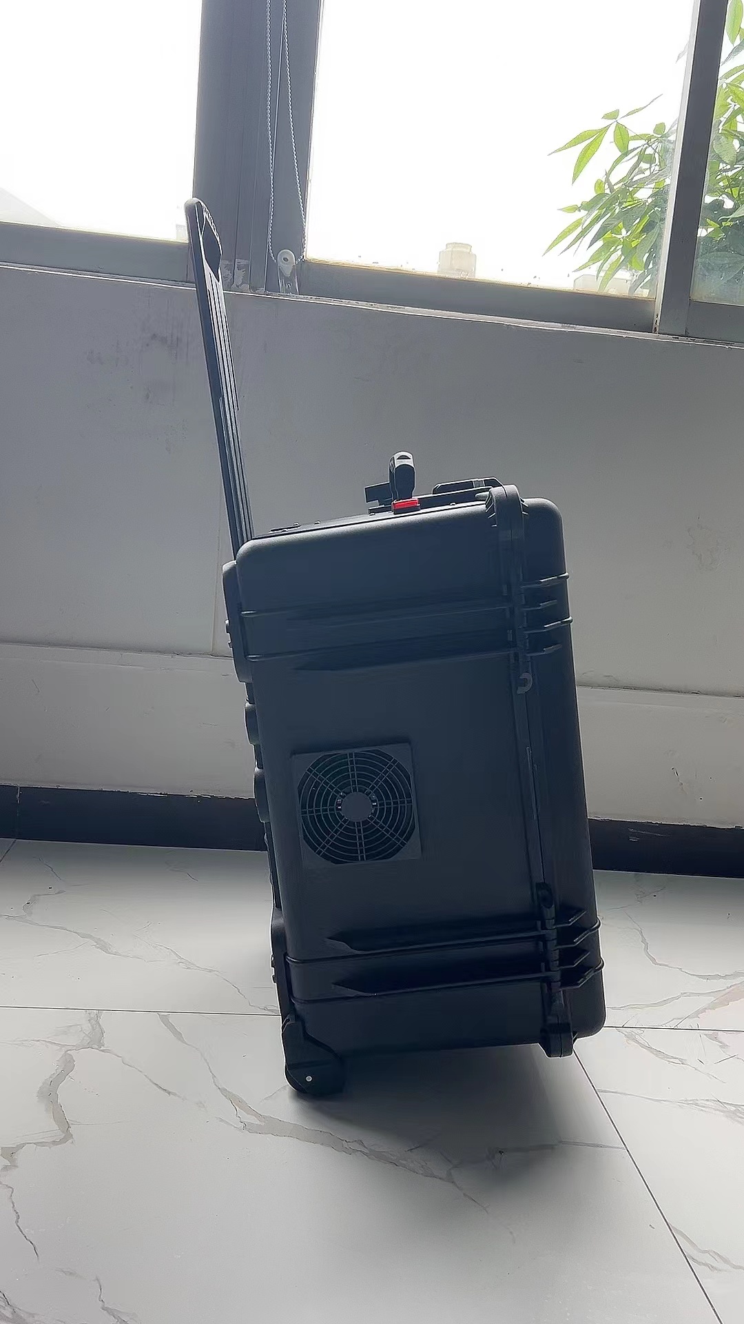 万源手拉箱型移动通信干扰器